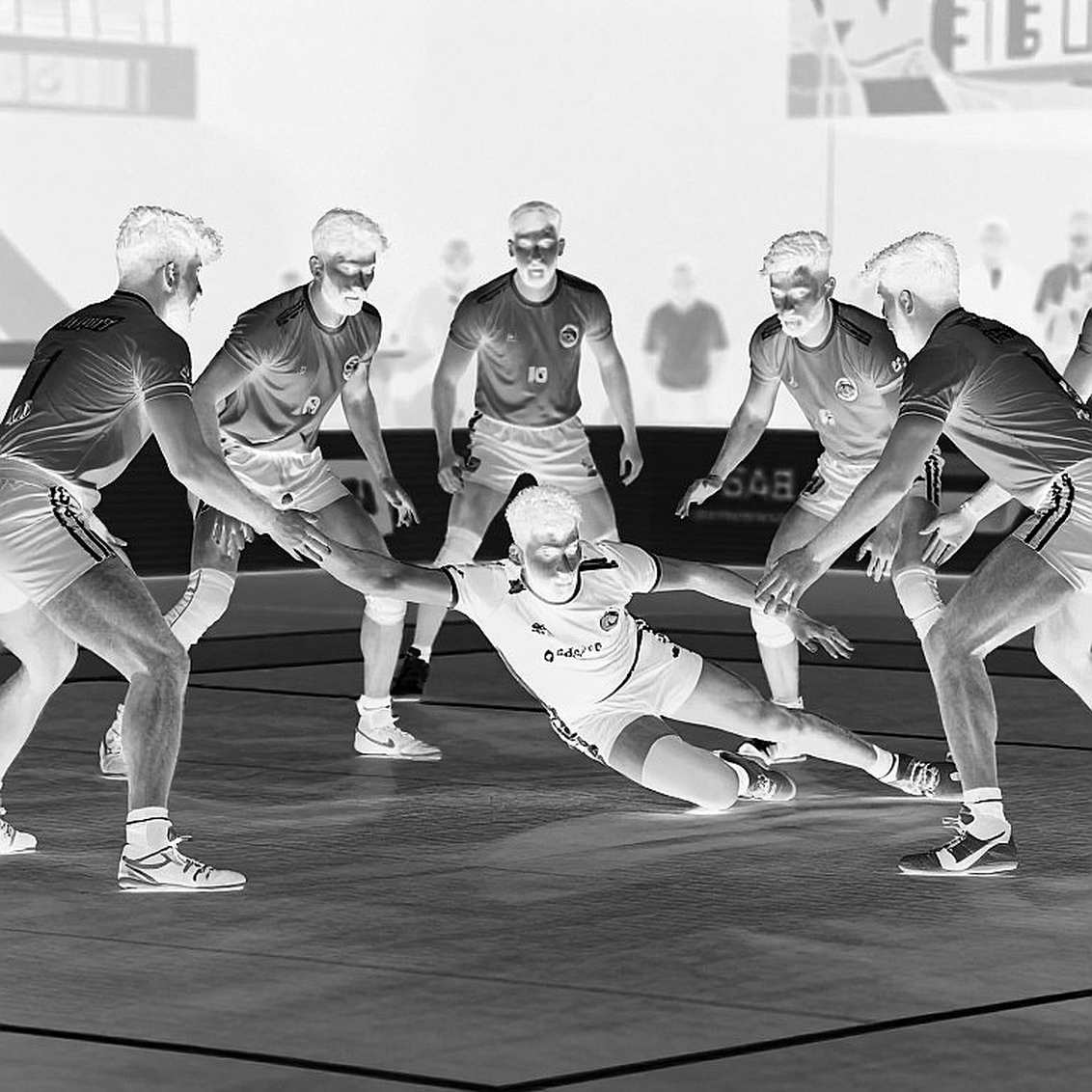 Đọc một giải đấu esports qua chín tầng: Khi bản vá viết lại thứ hạng