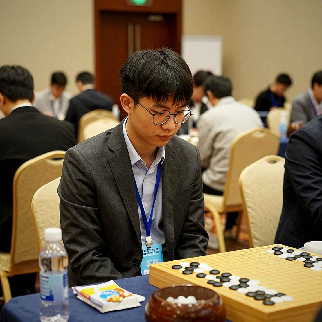 Cột D bỏ trống: kỳ chuyển nhượng esports và cái giá của một bảng phân tích không có dữ liệu