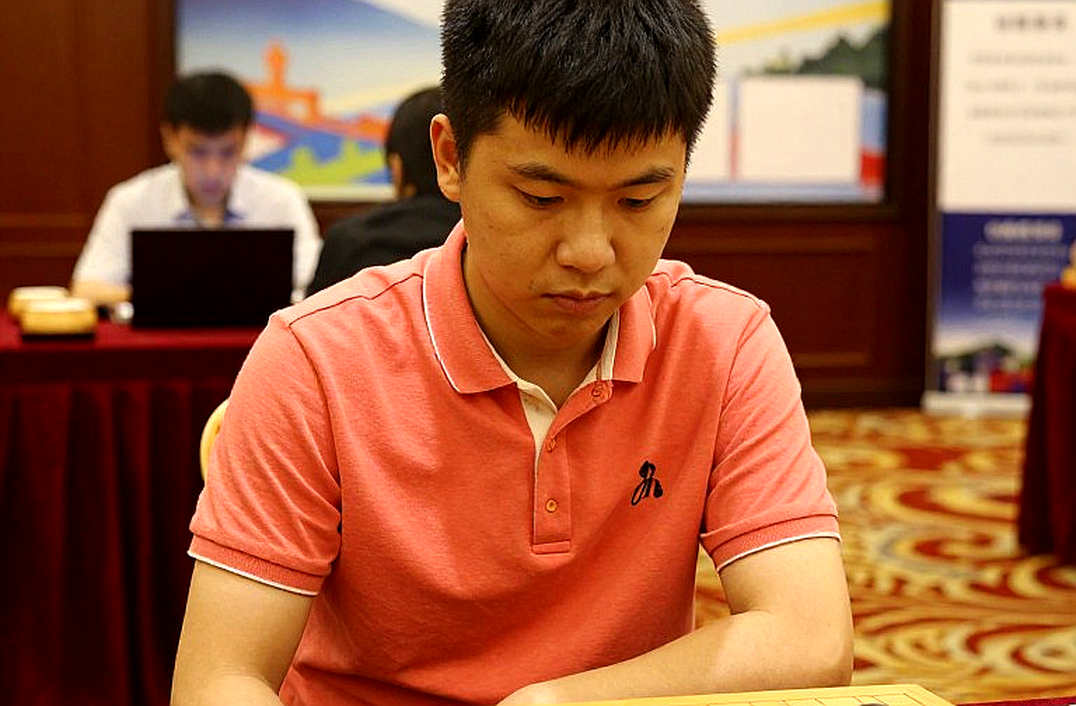 Carlsen gọi Sindarov là ứng viên sáng giá: Khi nhà vô địch trẻ nhất lịch sử bị xếp cửa dưới