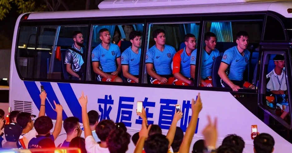 V.League mùa chuyển nhượng: tiền chảy vào quỹ lương, không chảy vào bản hợp đồng