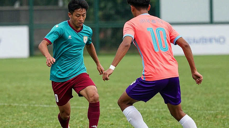 Việt Nam – Thái Lan: cái bẫy không nằm ở hàng thủ, mà nằm ở vòng tròn giữa sân