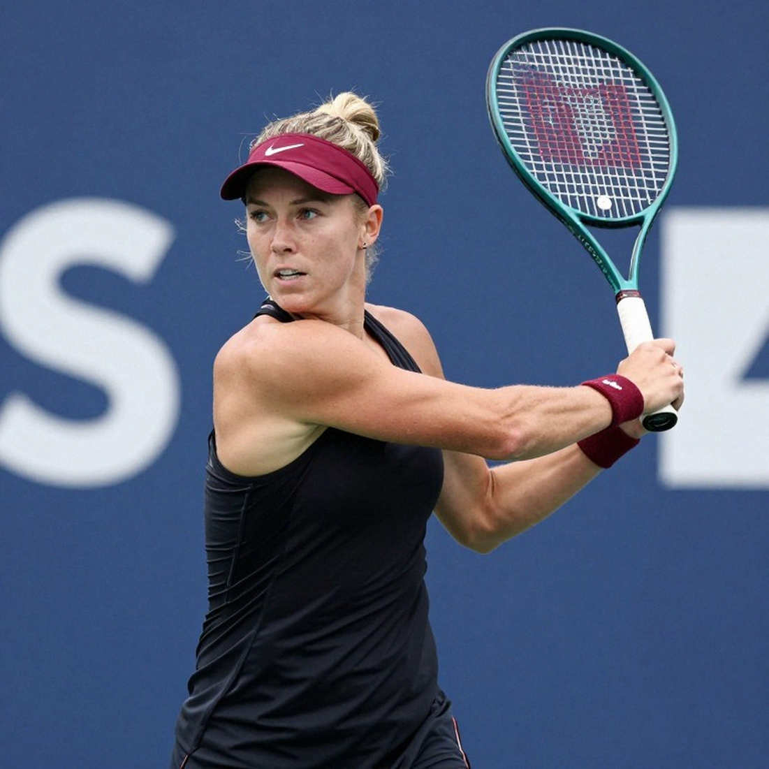 Chiếc vợt gãy ở Flushing Meadows và con số 52 tuần bị bỏ quên Chiếc vợt gãy ở Flushing Meadows và con số 52 tuần bị bỏ quên