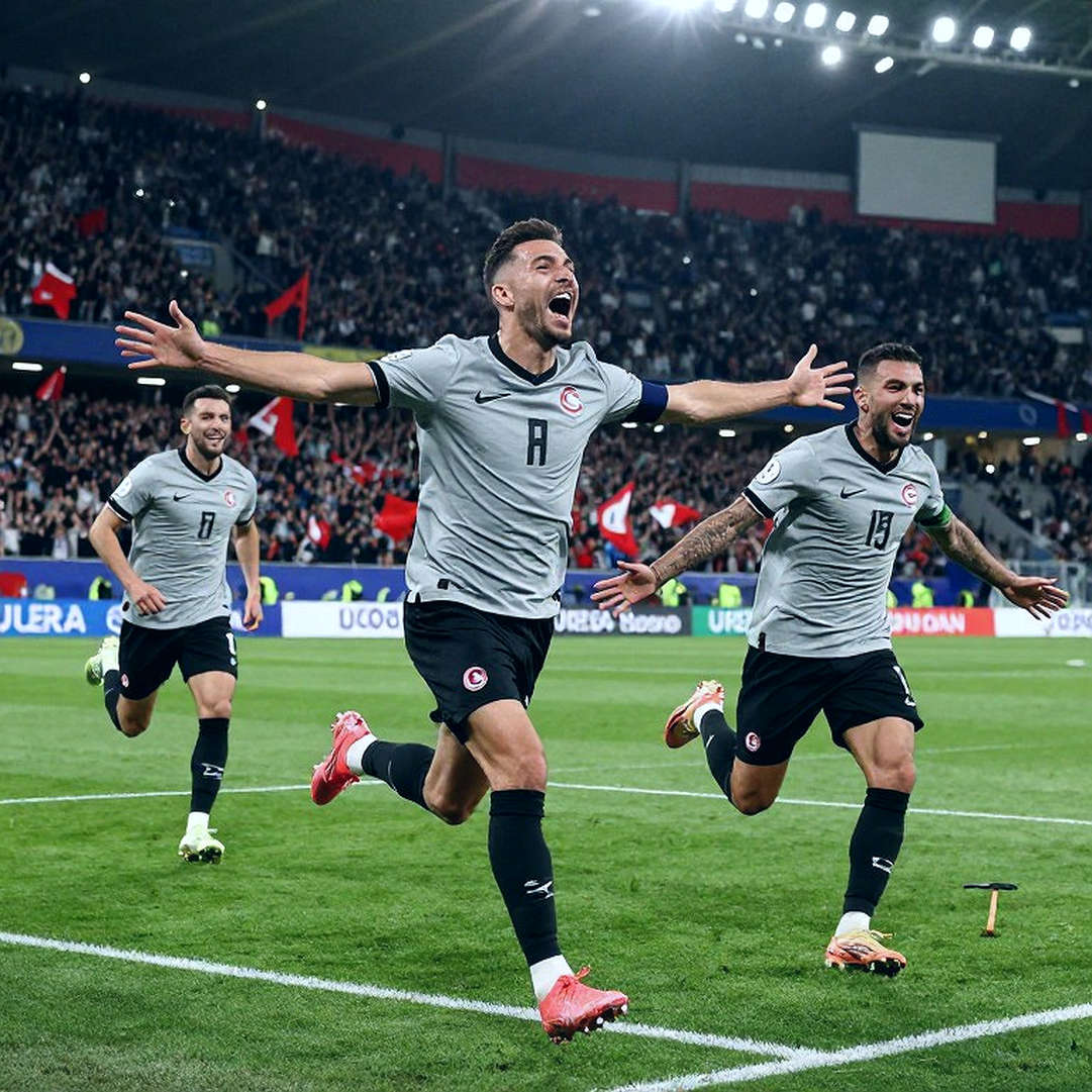 Tám trận không thắng ở Old Trafford: Maguire, Carrick và cuộc kiểm toán quyền lực