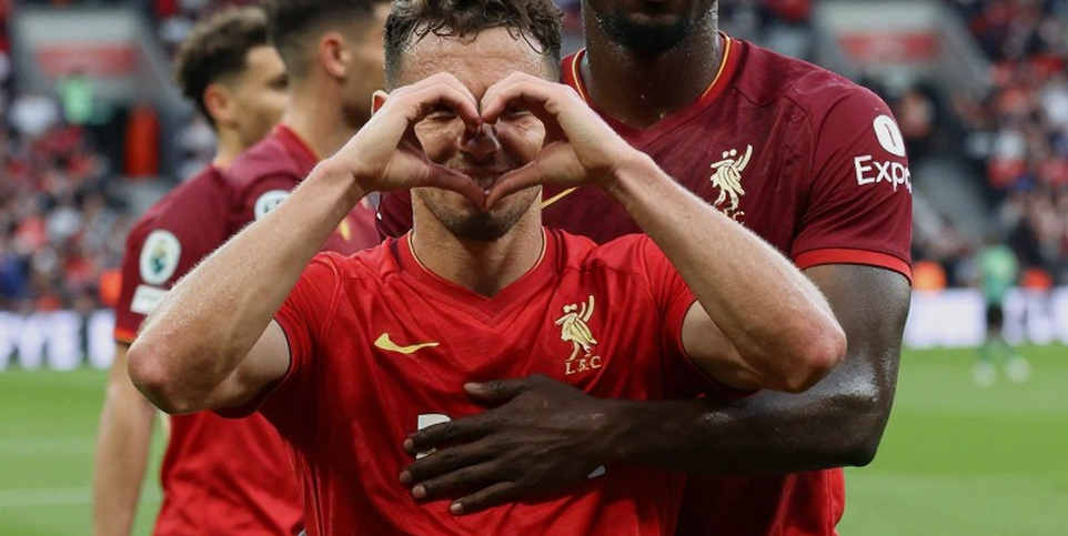 Nam Định đè bẹp HAGL 4-0, Ezequiel tỏa sáng sớm tại sân nhà