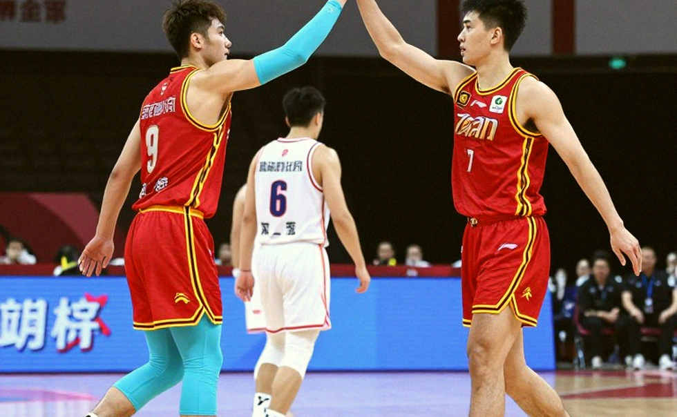 FIBA gỡ bỏ cấm vận cá nhân đối với vận động viên, huấn luyện viên và trọng tài Nga, nhưng tiến độ tham gia EuroLeague vẫn còn hạn chế