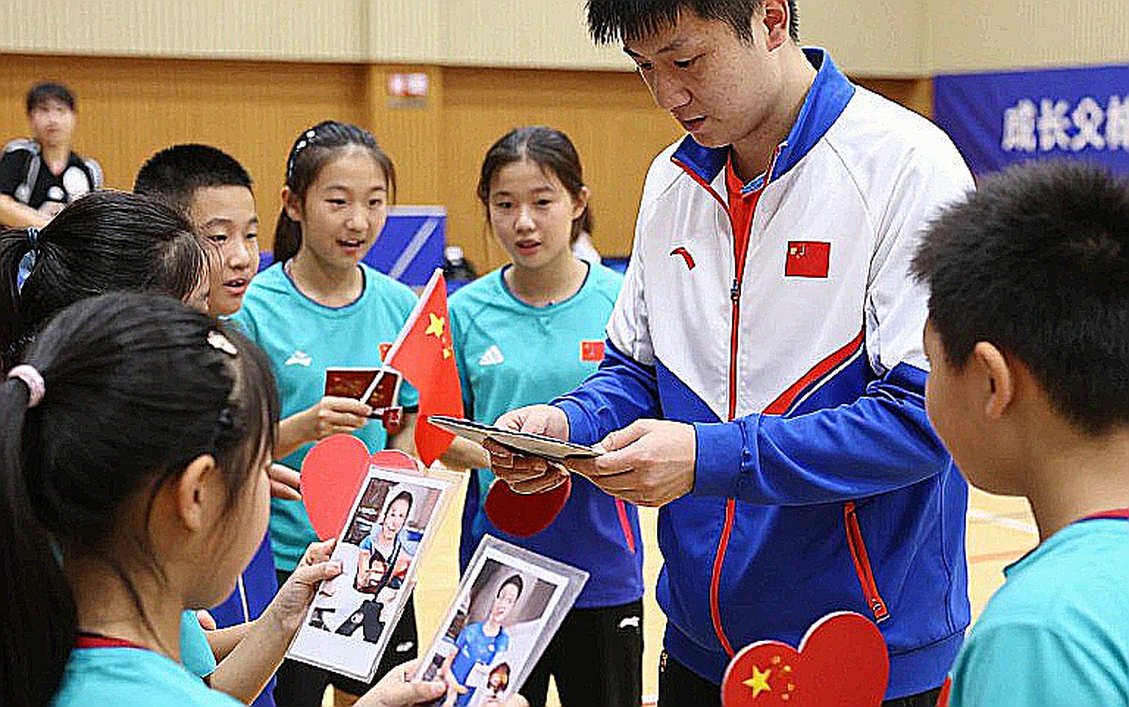 Trang trắng trong phòng phân tích: khi bóng đá Việt Nam đọc nhầm sự im lặng thành sự an toàn Trang trắng trong phòng phân tích: khi bóng đá Việt Nam đọc nhầm sự im lặng thành sự an toàn