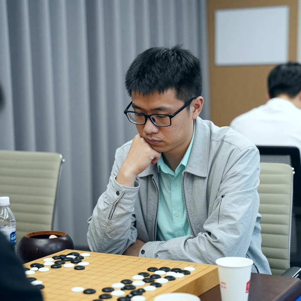 KCF Academy, ChessBase Magazine #225 và 27 miniature: khi tiêu đề kể một câu chuyện khác nội dung