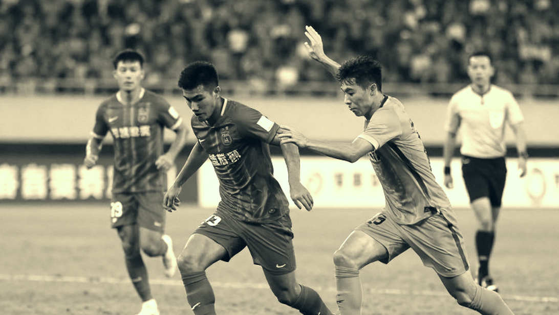 V.League giữa kỳ chuyển nhượng: Tiếng ồn ngoại binh và nhịp đập từ lò đào tạo